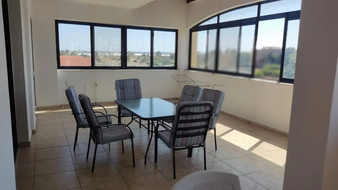 アパート 3-Bedroom Penthouse ラルナカ キプロス