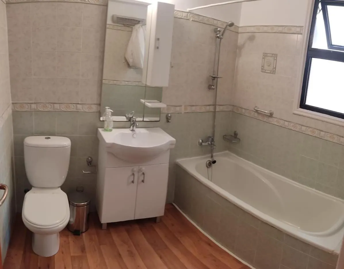 アパート 3-Bedroom Penthouse ラルナカ